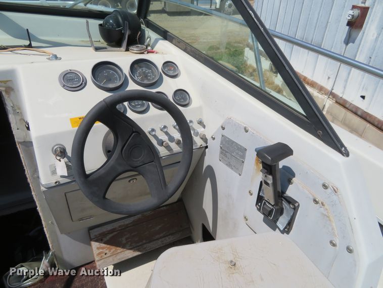 image for item FV9013 1987 Dixie Bluefin 821 boat