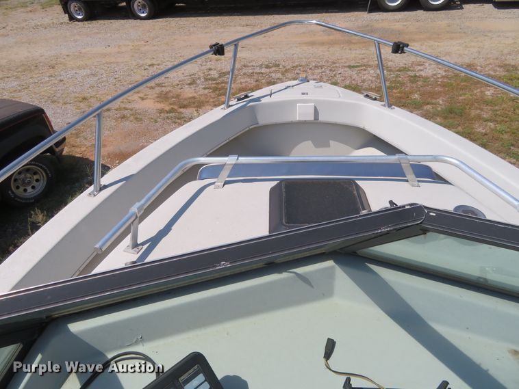 image for item FV9013 1987 Dixie Bluefin 821 boat