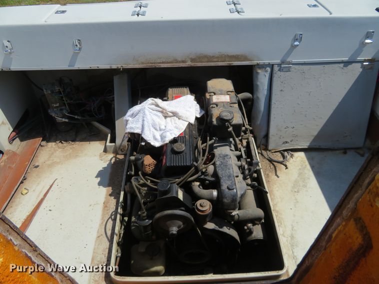 image for item FV9013 1987 Dixie Bluefin 821 boat