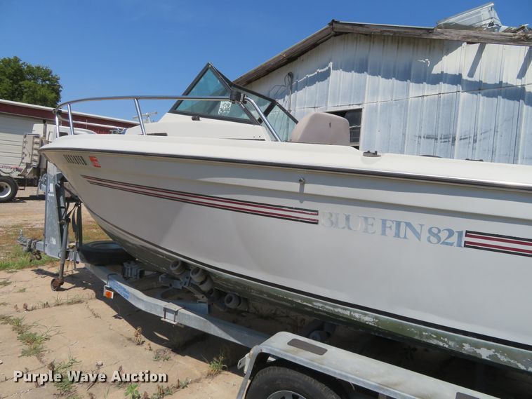 image for item FV9013 1987 Dixie Bluefin 821 boat