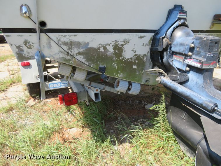 image for item FV9013 1987 Dixie Bluefin 821 boat