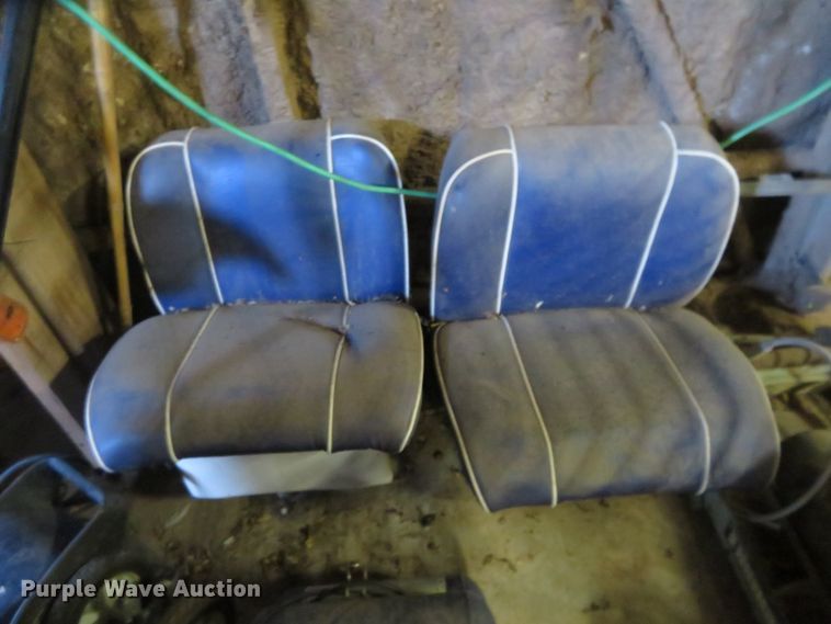 image for item FV9013 1987 Dixie Bluefin 821 boat