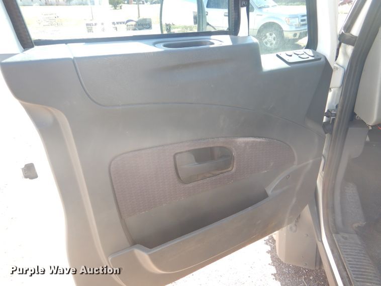 image for item FY9686 2012 International TerraStar Crew Cab flatbed truck