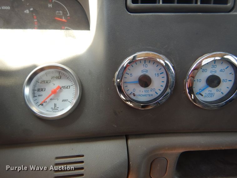 image for item FY9691 2004 Ford F350 Super Duty XLT Crew Cab utility bed pickup truck