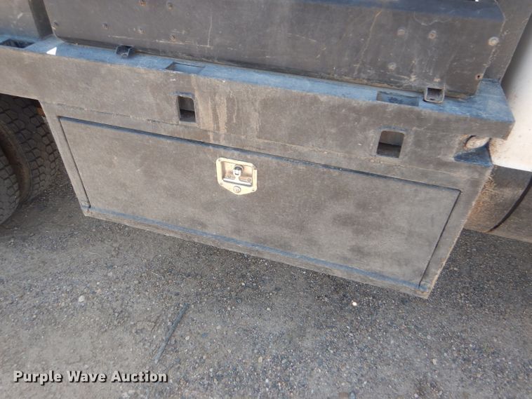 image for item FY9691 2004 Ford F350 Super Duty XLT Crew Cab utility bed pickup truck