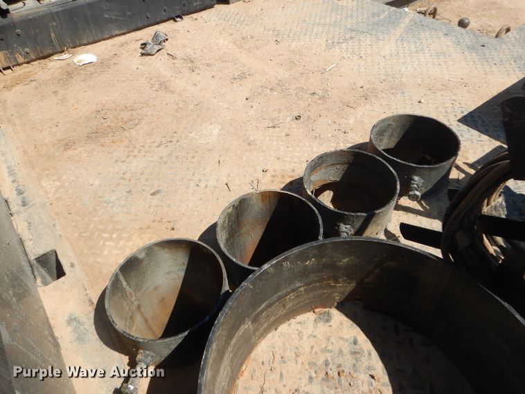 image for item FY9691 2004 Ford F350 Super Duty XLT Crew Cab utility bed pickup truck