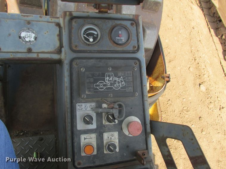 image for item DA8326 1998 Bomag BW213PDH-3 single drum vibratory roller