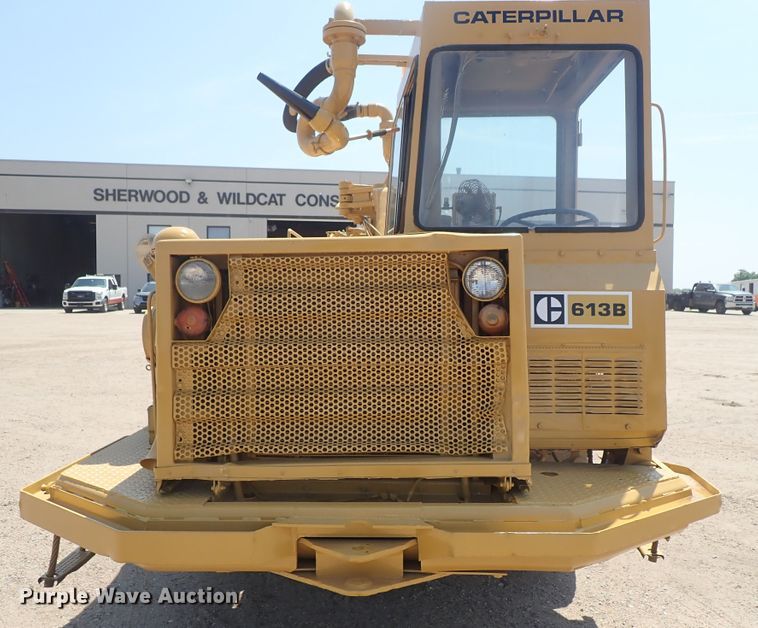 image for item DC1402 1979 Caterpillar 613B water wagon