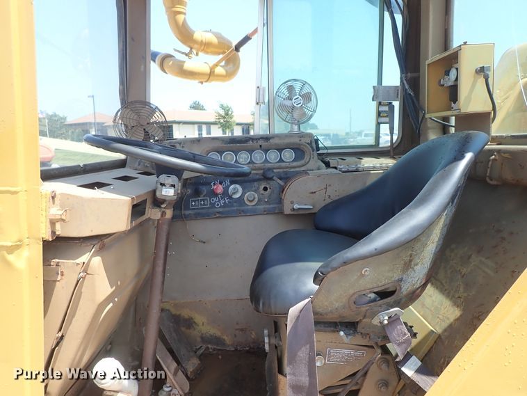 image for item DC1402 1979 Caterpillar 613B water wagon