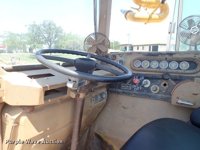 image for item DC1402 1979 Caterpillar 613B water wagon
