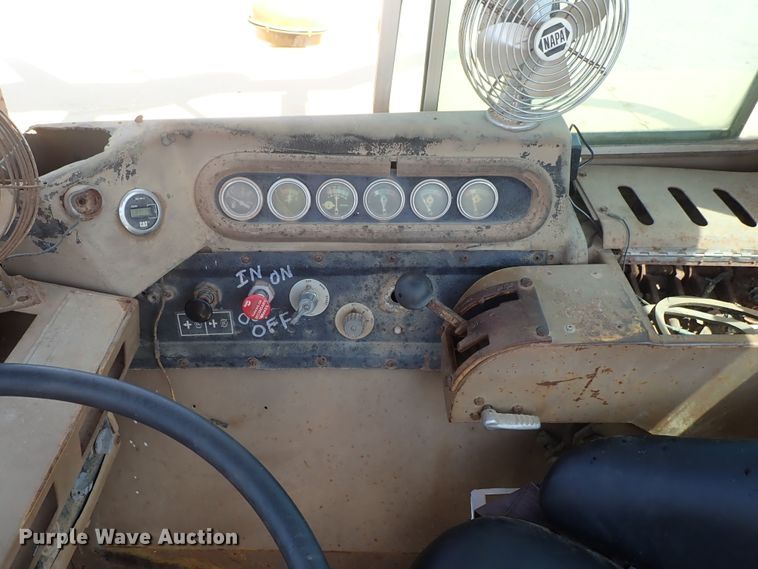 image for item DC1402 1979 Caterpillar 613B water wagon