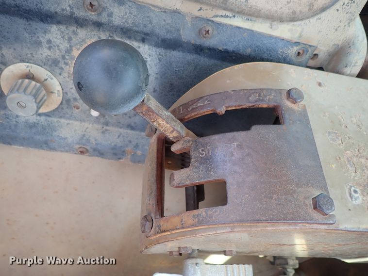 image for item DC1402 1979 Caterpillar 613B water wagon