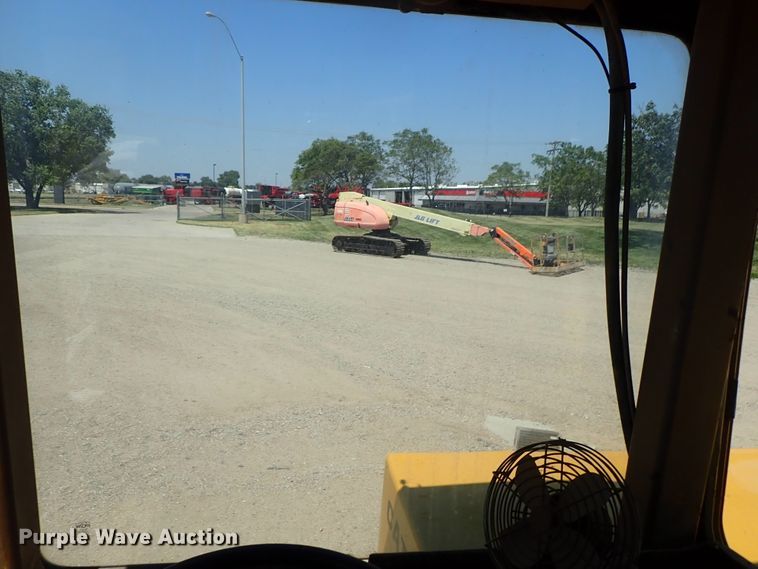 image for item DC1402 1979 Caterpillar 613B water wagon