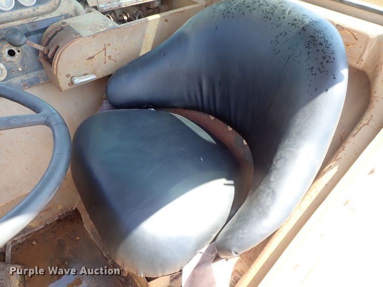 image for item DC1402 1979 Caterpillar 613B water wagon