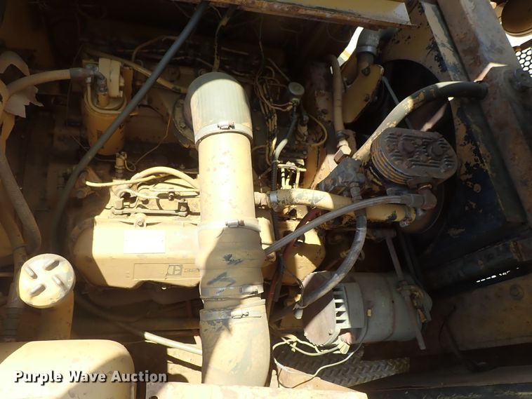 image for item DC1402 1979 Caterpillar 613B water wagon