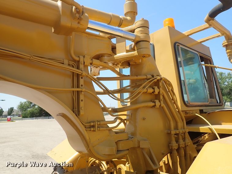 image for item DC1402 1979 Caterpillar 613B water wagon