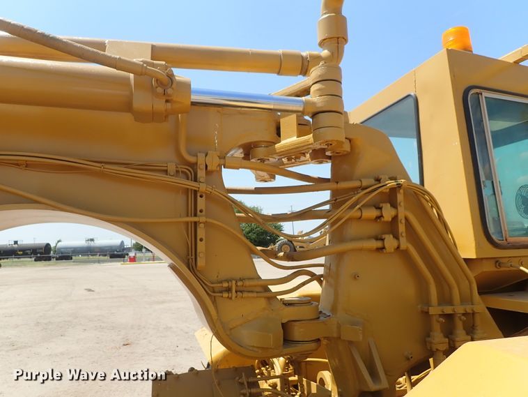 image for item DC1402 1979 Caterpillar 613B water wagon