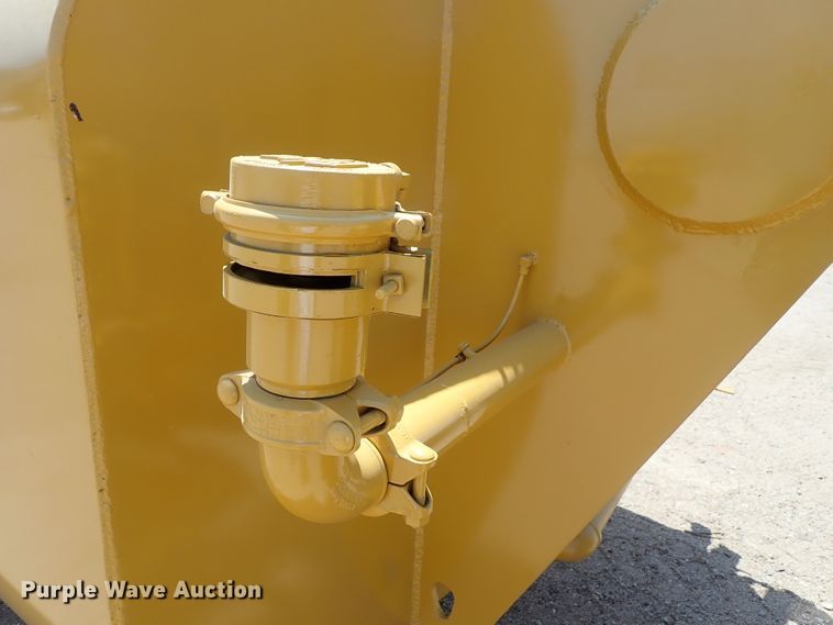 image for item DC1402 1979 Caterpillar 613B water wagon