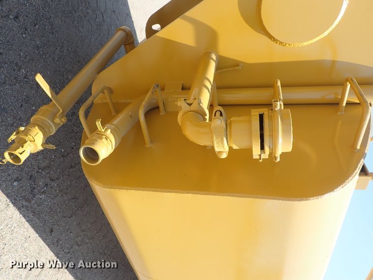 image for item DC1402 1979 Caterpillar 613B water wagon