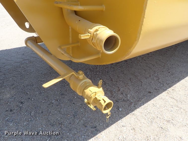 image for item DC1402 1979 Caterpillar 613B water wagon