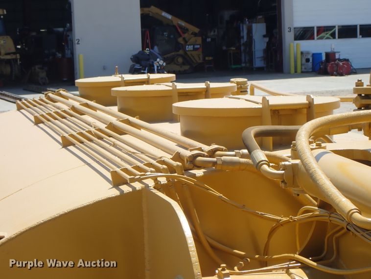 image for item DC1402 1979 Caterpillar 613B water wagon