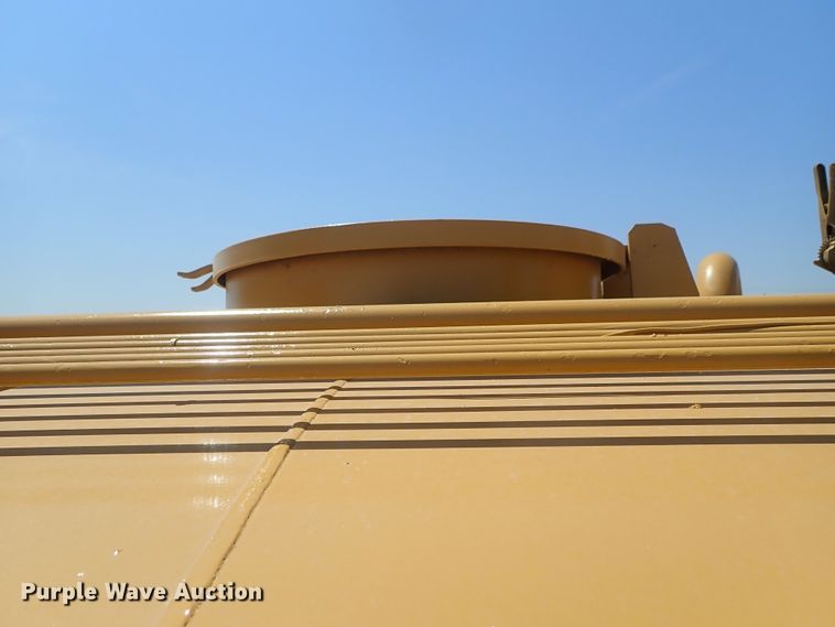 image for item DC1402 1979 Caterpillar 613B water wagon