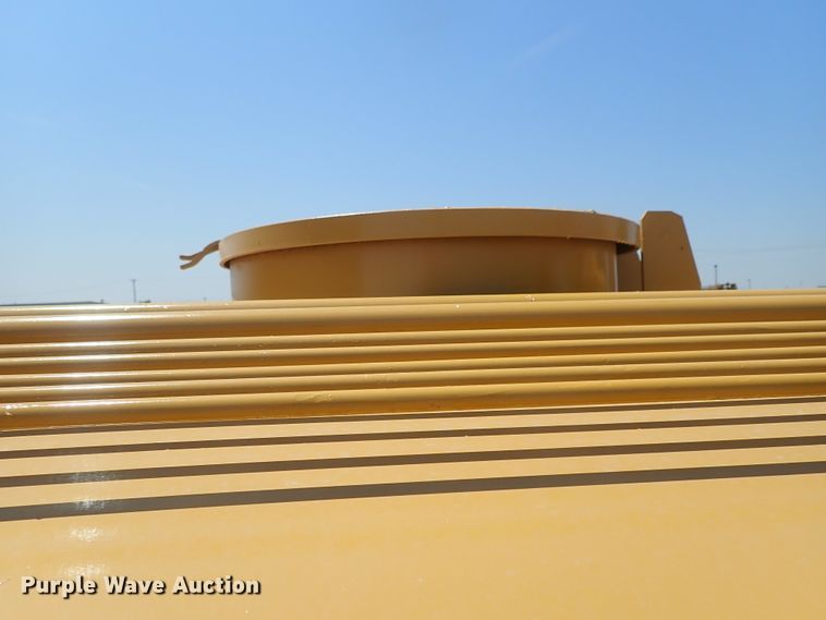 image for item DC1402 1979 Caterpillar 613B water wagon