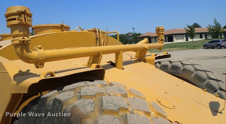 image for item DC1402 1979 Caterpillar 613B water wagon