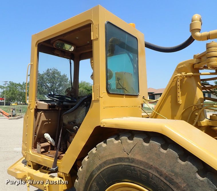 image for item DC1402 1979 Caterpillar 613B water wagon