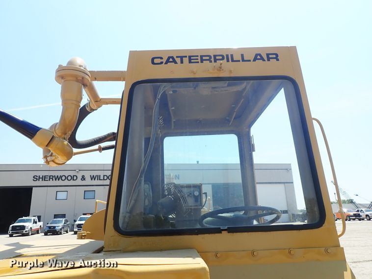 image for item DC1402 1979 Caterpillar 613B water wagon