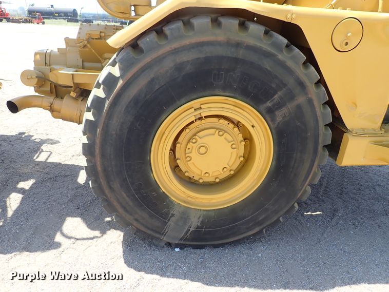 image for item DC1402 1979 Caterpillar 613B water wagon