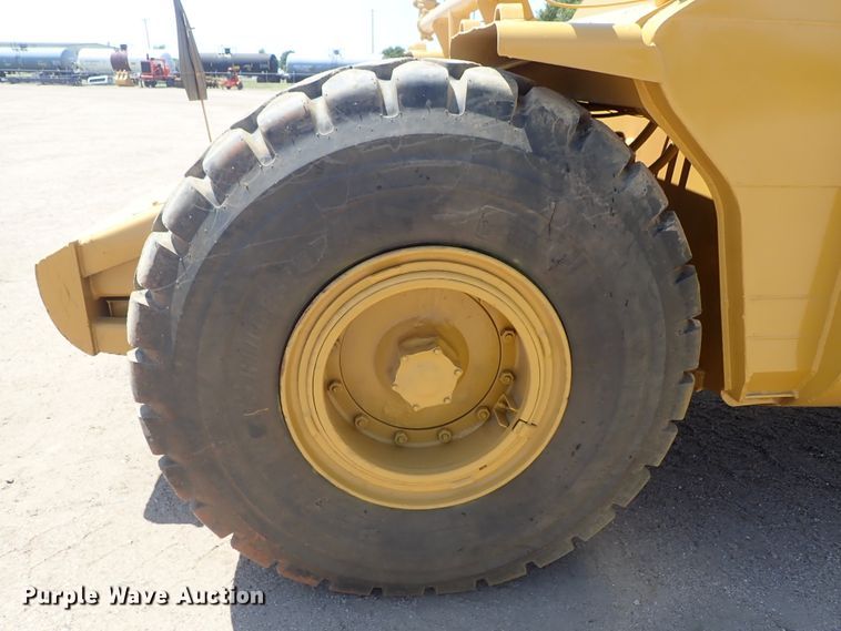 image for item DC1402 1979 Caterpillar 613B water wagon