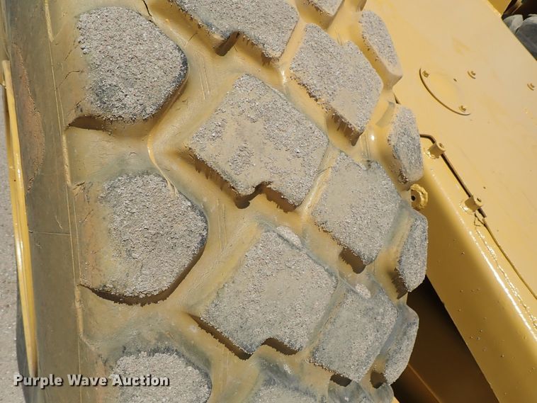 image for item DC1402 1979 Caterpillar 613B water wagon