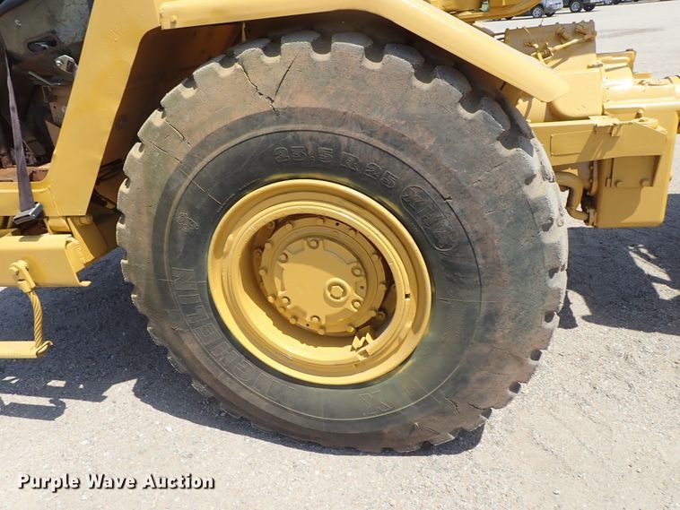 image for item DC1402 1979 Caterpillar 613B water wagon