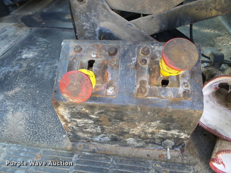 image for item DC5062 1999 Mack vacuum truck