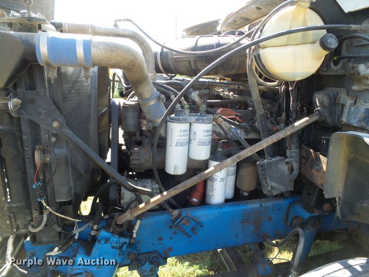 image for item DC5062 1999 Mack vacuum truck