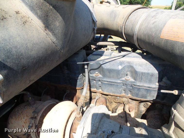 image for item DC5062 1999 Mack vacuum truck