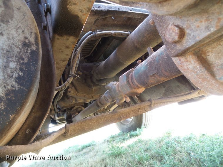 image for item DC5062 1999 Mack vacuum truck