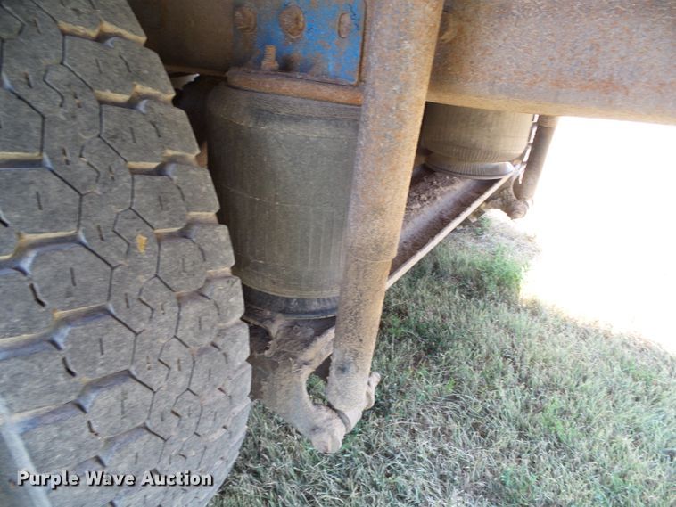 image for item DC5062 1999 Mack vacuum truck