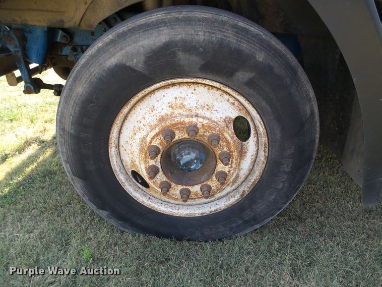 image for item DC5062 1999 Mack vacuum truck