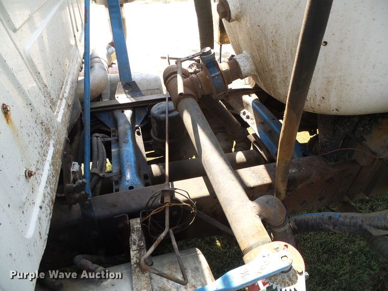 image for item DC5062 1999 Mack vacuum truck