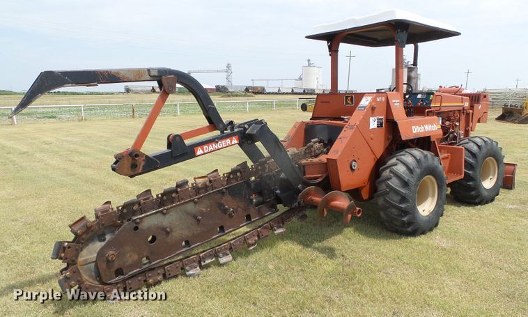 image for item DC5068 1996 Ditch Witch 7610 trencher