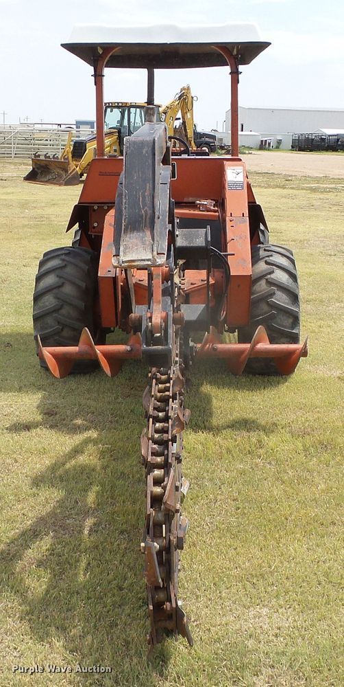 image for item DC5068 1996 Ditch Witch 7610 trencher