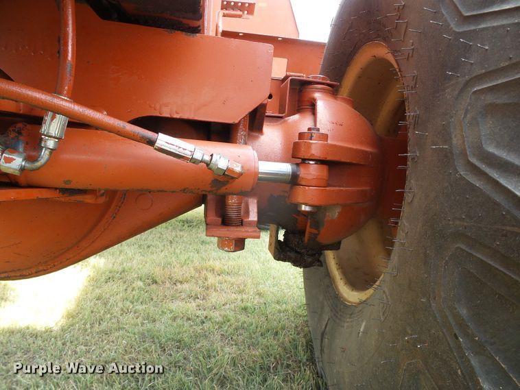 image for item DC5068 1996 Ditch Witch 7610 trencher