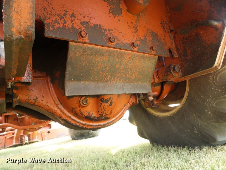 image for item DC5068 1996 Ditch Witch 7610 trencher