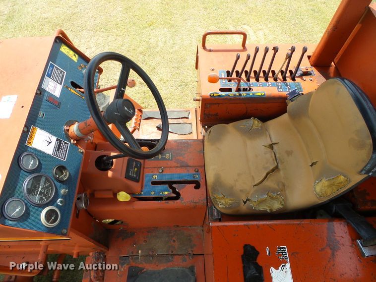 image for item DC5068 1996 Ditch Witch 7610 trencher