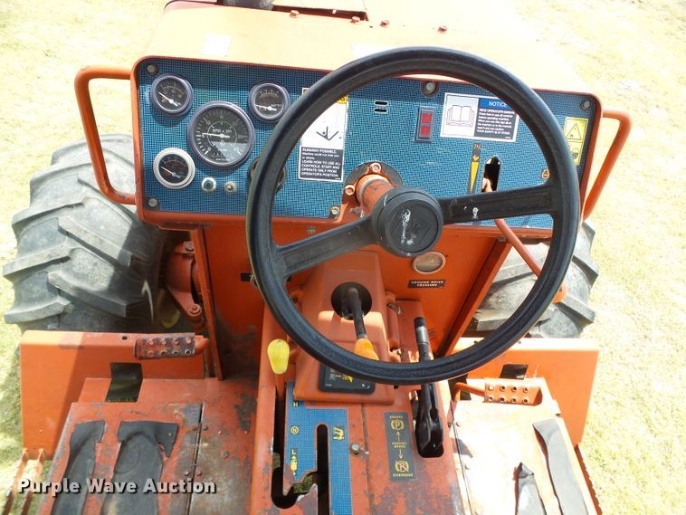image for item DC5068 1996 Ditch Witch 7610 trencher