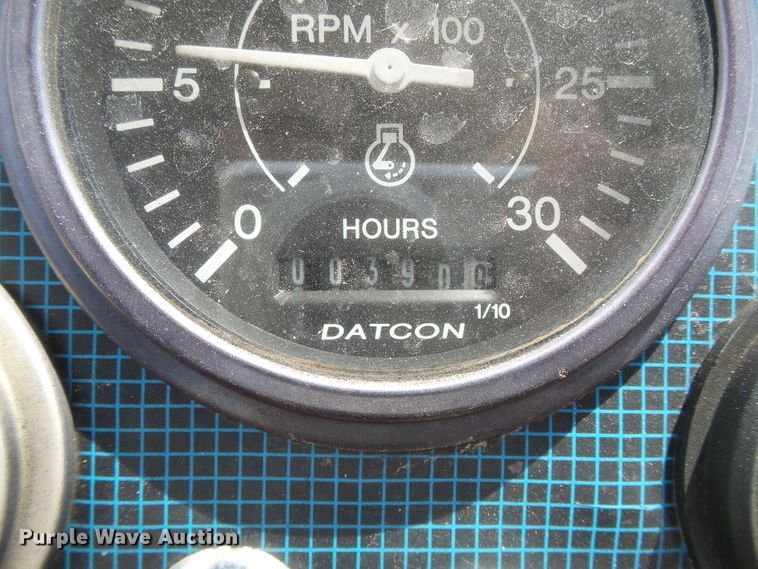 image for item DC5068 1996 Ditch Witch 7610 trencher