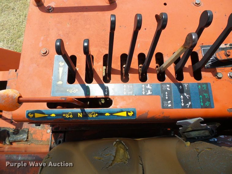 image for item DC5068 1996 Ditch Witch 7610 trencher