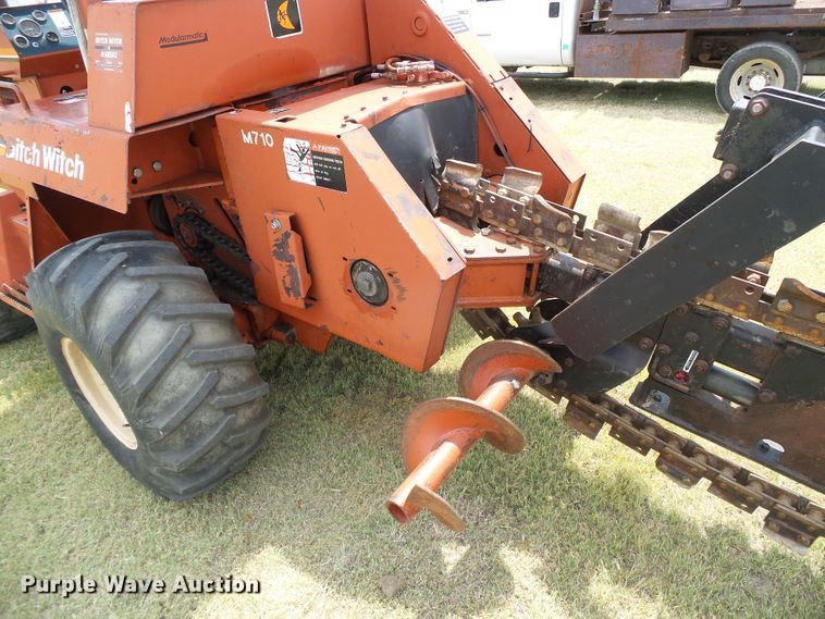 image for item DC5068 1996 Ditch Witch 7610 trencher